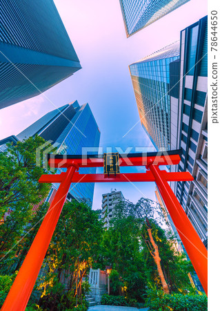 日本東京城市景觀，俯瞰日本橋室町，建築物山谷中的鳥居等。 78644650