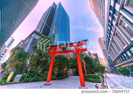 Tokyo cityscape of Japan, overlooking Nihonbashi Muromachi, the torii gate in the valley of the building, etc. 78644757