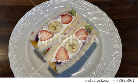 Strawberry and banana fruit sandwich Strawberry and banana fruit sandwich 78650061