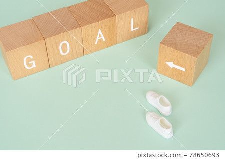 Going toward the goal, aiming for the goal | Building blocks and shoe toys with "GOAL" written on them Going toward the goal, aiming for the goal | Building blocks and shoe toys with "GOAL" written on them 78650693