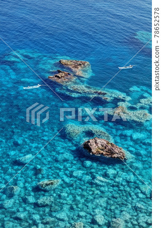 Shakotan blue and sea urchin fishing at Cape Kamui Shakotan blue and sea urchin fishing at Cape Kamui 78652578