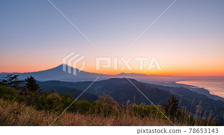 從濱石岳（黎明）看到的富士山 78653143