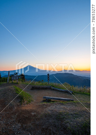 從濱石岳(黎明)看到的富士山 從濱石岳(黎明)看到的富士山 78653277