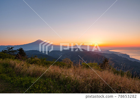 從濱石岳(黎明)看到的富士山 從濱石岳(黎明)看到的富士山 78653282