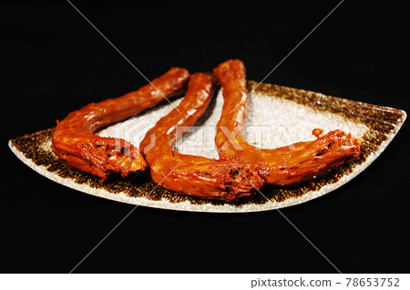 盘中秘制鸭脖 78653752