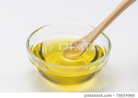 Fresh and delicious olive oil Fresh and delicious olive oil 78654966