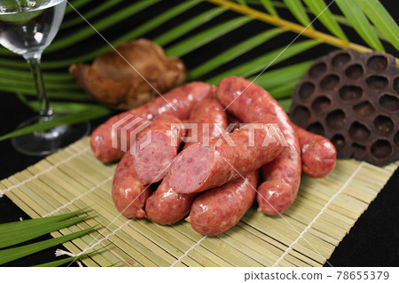 盘中香肠儿童肠红肠切片 78655379