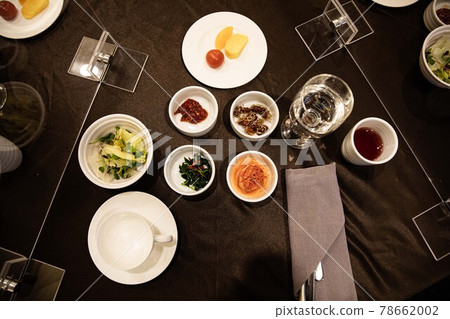 Ttukbaegi Bulgogi, Korean traditional food, boiled with beef, mushrooms, green onions, and vegetables in a pot. Ttukbaegi Bulgogi, Korean traditional food, boiled with beef, mushrooms, green onions, and vegetables in a pot. 78662002