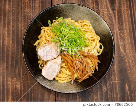 黑碗雞純熱水混合蕎麥麵 黑碗雞純熱水混合蕎麥麵 78662560