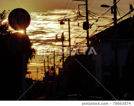 電桿組1 側拉下沉日出 78663874