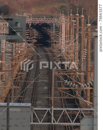 Overlooking the tunnel over the Shinkansen overhead wire pillar 3 78663877