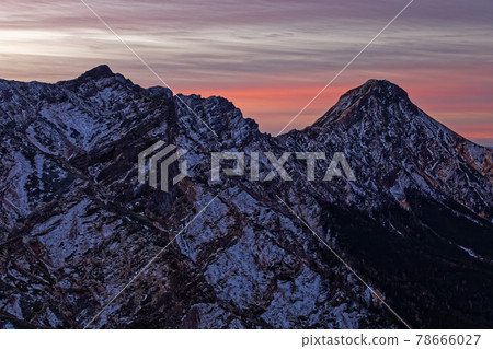 Yatsugatake mountain range, Akadake and Yokodake at dawn from the Iodake ridgeline 78666027
