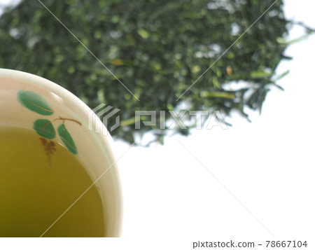Yunomi green tea and tea leaves 2 Yunomi green tea and tea leaves 2 78667104
