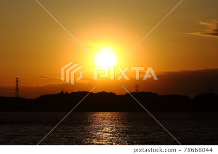 A sunset glow in Teganuma A sunset glow in Teganuma 78668044