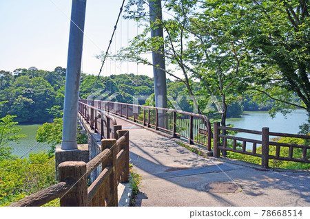 Suspension bridge over Ejio Park, Sanyo Onoda City, Yamaguchi Prefecture Suspension bridge over Ejio Park, Sanyo Onoda City, Yamaguchi Prefecture 78668514