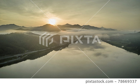 京畿道光州楊平郡南漢江雲海 78669337