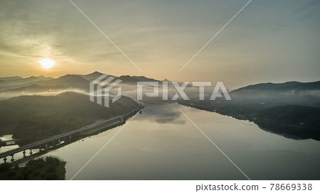 京畿道光州楊平郡南漢江雲海 78669338