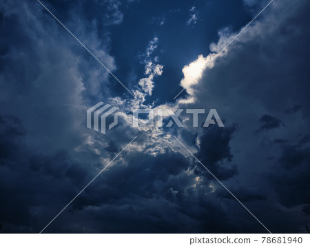 崎嶇的天空 78681940