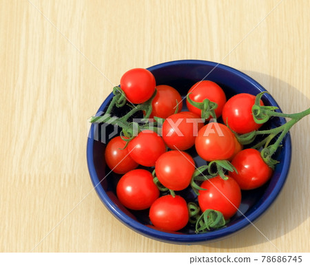 Mini Tomato Petit Tomato Mini Tomato Petit Tomato 78686745
