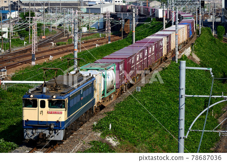EF652092 container freight train on the Hoppō Freight Line 78687036