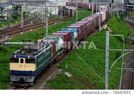 EF65 2101 container freight train on the Hoppō Freight Line EF65 2101 container freight train on the Hoppō Freight Line 78687055