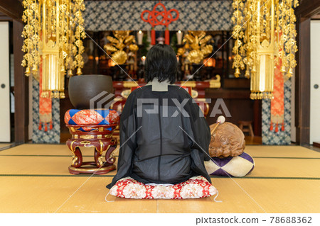 一位女僧尼的照片 一位女僧尼的照片 78688362