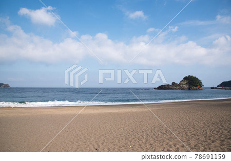 Ohama coast in early summer Ohama coast in early summer 78691159