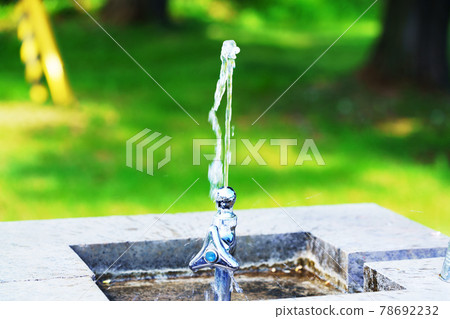 Heat stroke drinking fountain 78692232