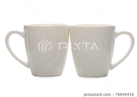 couple white empty coffee cups is isolated  78694458