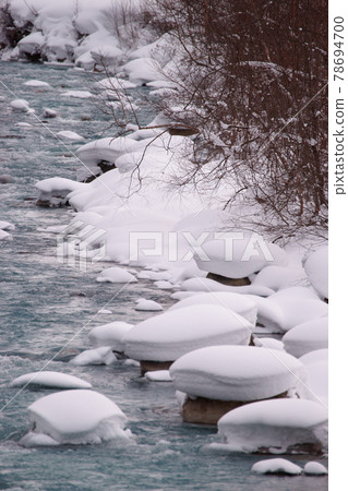 藍色河流和雪帽 藍色河流和雪帽 78694700