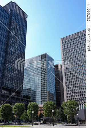 新丸之內大廈與摩天大樓街垂直位置 78704044