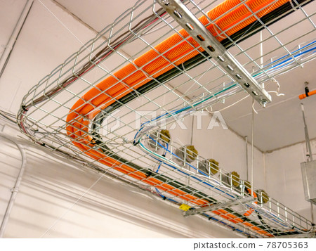 Corner cable route installed on metal wired tray 78705363