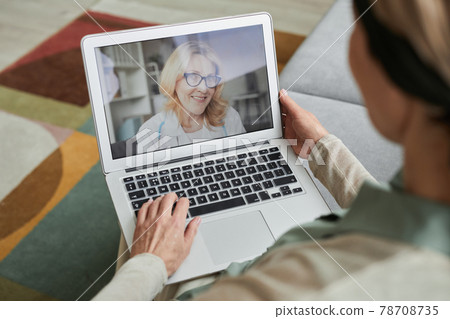 Online Consultation with Doctor 78708735