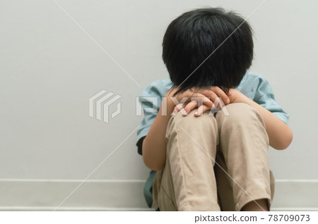 一個孤獨的男孩 一個孤獨的男孩 78709073