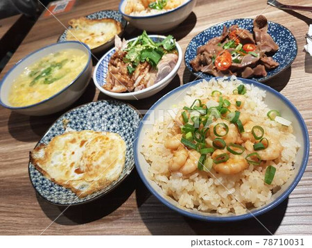 蝦仁飯等一桌美味 蝦仁飯等一桌美味 78710031