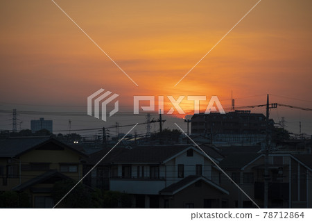 Spring sunset in Nerima Ward Spring sunset in Nerima Ward 78712864