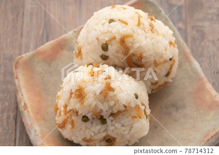 Sansho, chirimenjako, rice balls 78714312