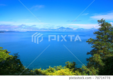 Lake Inawashiro and Mt. Bandai in summer (Koriyama City, Fukushima Prefecture, Konan Town) Lake Inawashiro and Mt. Bandai in summer (Koriyama City, Fukushima Prefecture, Konan Town) 78714778