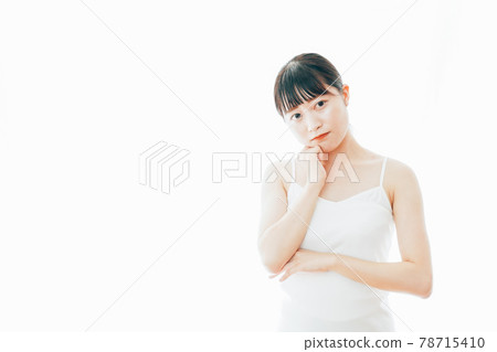 年輕女子擔心青春期 年輕女子擔心青春期 78715410