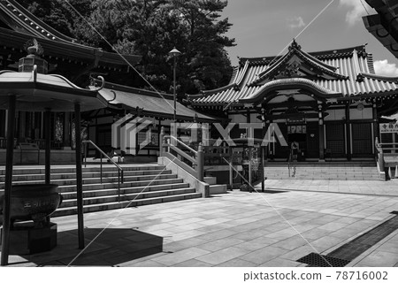 Nishinomiya City, Hyogo Prefecture, Mondoyakujin Tokoji Temple Monochrome Nishinomiya City, Hyogo Prefecture, Mondoyakujin Tokoji Temple Monochrome 78716002