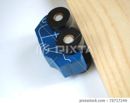 汽車翻車的圖片 78717249