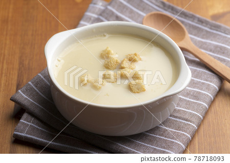 Warm corn potage 78718093