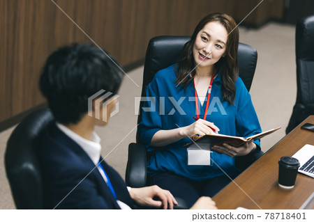 會議期間的商務人士 會議期間的商務人士 78718401