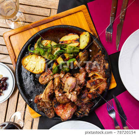 Chuleton de buey in spanish restaurant 78720154