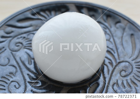 Burrata (mozzarella cheese) 78722371