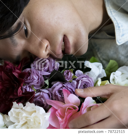 Flower and male portrait 78722515