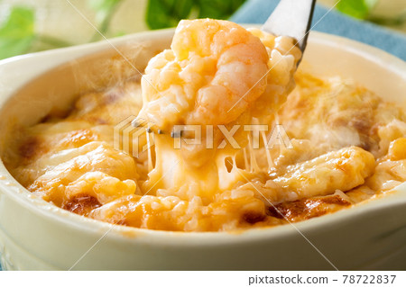 Hot steaming shrimp and doria on the sail Hot steaming shrimp and doria on the sail 78722837
