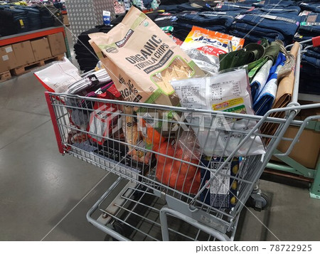 Mass-purchased carts at Costco 78722925