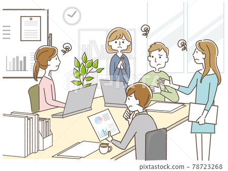 員工在辦公室討論 78723268