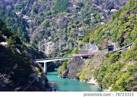 未開發的大井川鐵道 井川線 乘坐Abt型鐵道 78723315